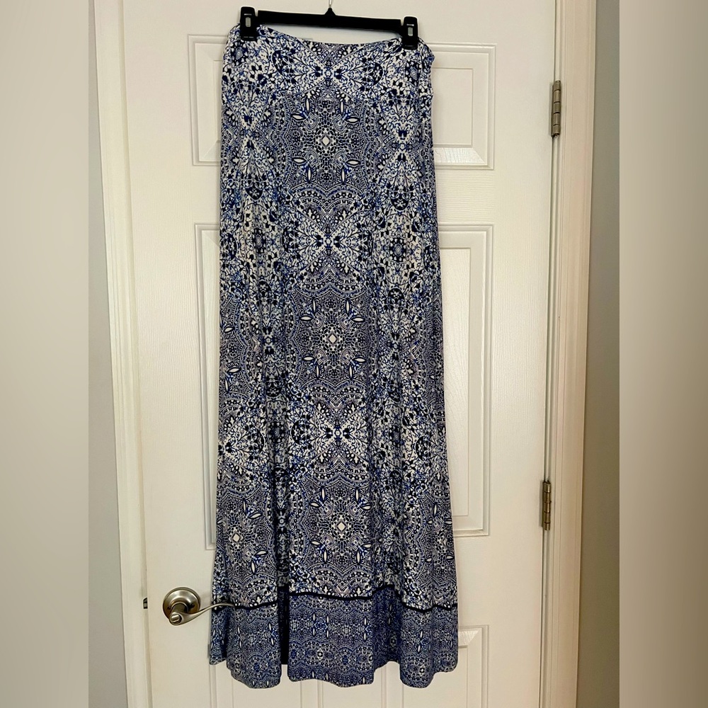 Maxi skirt, size medium. Blue and white paisley pattern